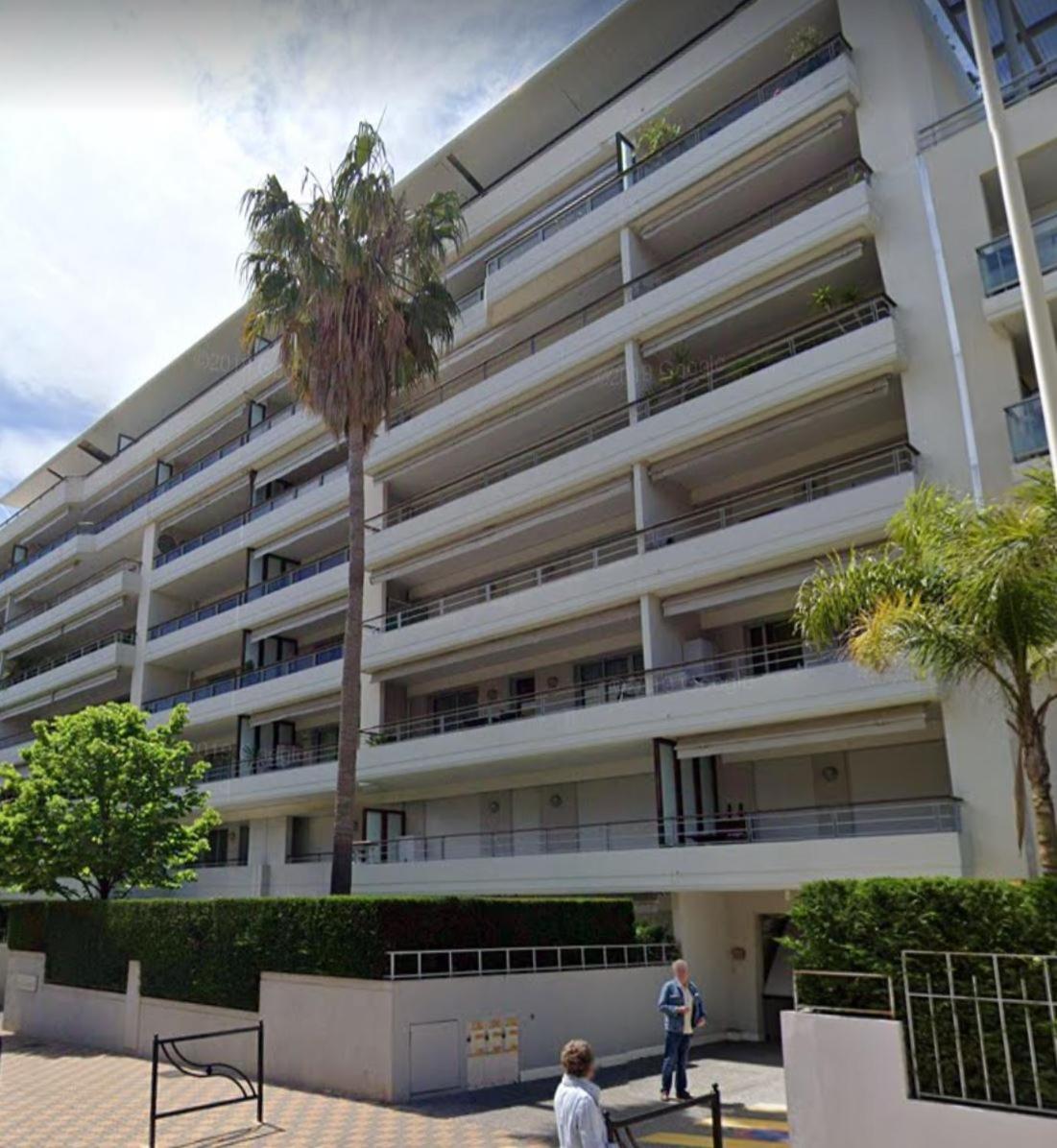 Fully Equipped Apartment With Large Terrace Lounge Area คานส์ ภายนอก รูปภาพ