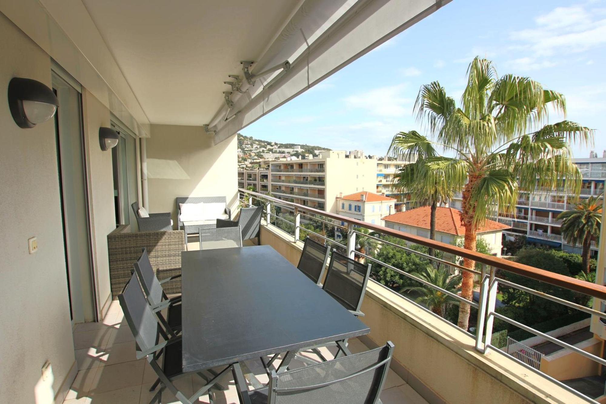 Fully Equipped Apartment With Large Terrace Lounge Area คานส์ ภายนอก รูปภาพ