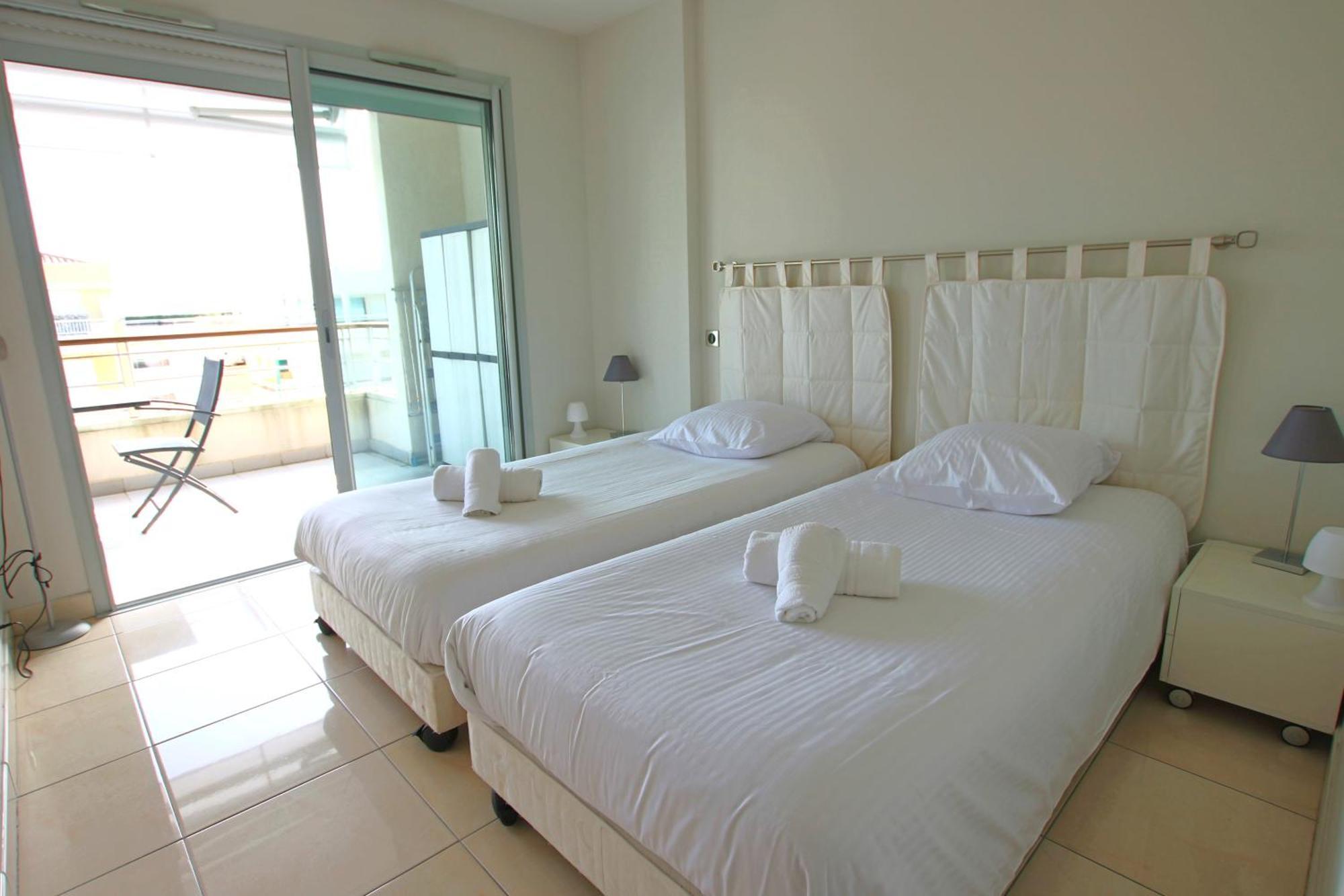 Fully Equipped Apartment With Large Terrace Lounge Area คานส์ ภายนอก รูปภาพ